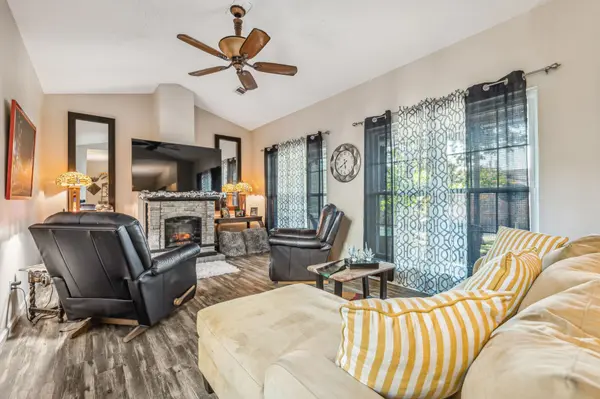 105 Laurel Hill Dr, Old Hickory, TN 37138