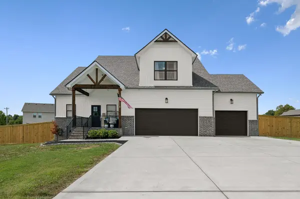 135 Stonegate Dr, Smithville, TN 37166