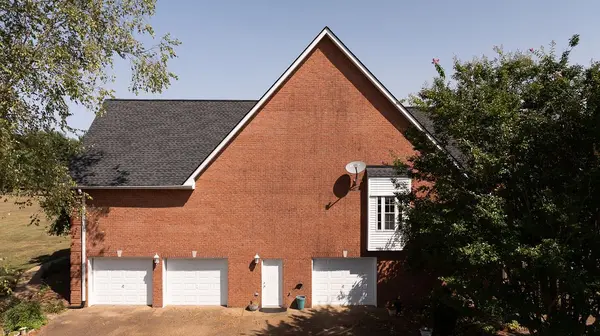 1040 Hoof and Paw Trl, Springfield, TN 37172