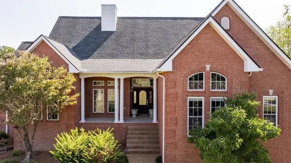 1040 Hoof and Paw Trl, Springfield, TN 37172