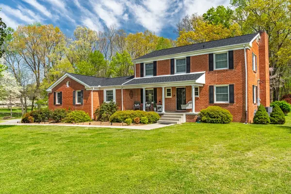 16 East Ln, Fayetteville, TN 37334