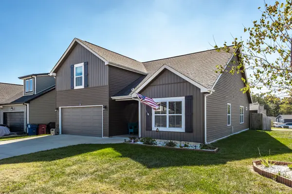 1150 Eagles Bluff Dr, Clarksville, TN 37040