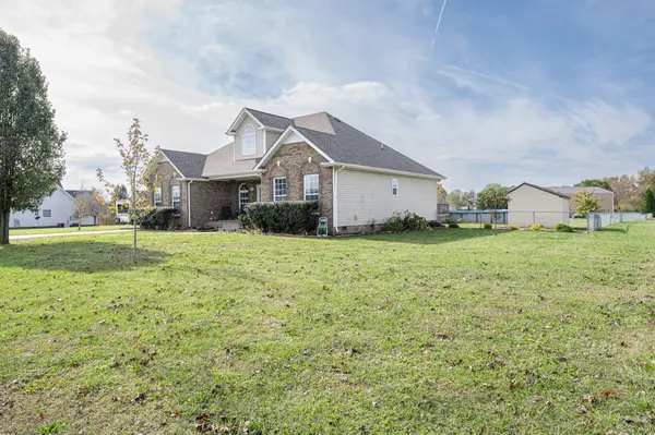 4538 Crossroads Dr, Clarksville, TN 37040