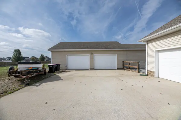 4538 Crossroads Dr, Clarksville, TN 37040