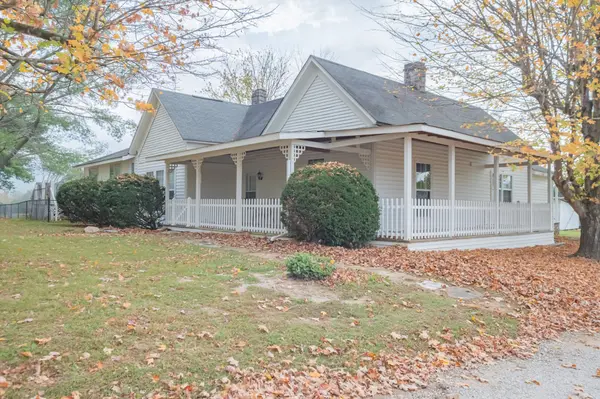 21 River End Rd, Pelham, TN 37366