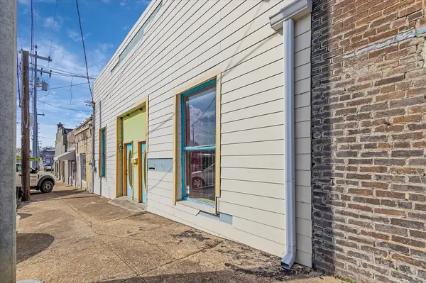107 College St #W, Fayetteville, TN 37334