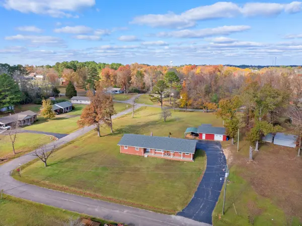 19 Maple Cir, Decaturville, TN 38329