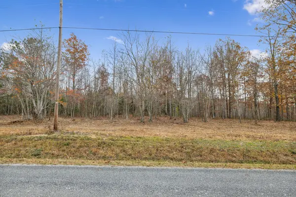 4 Brush Creek Rd, Lawrenceburg, TN 38464