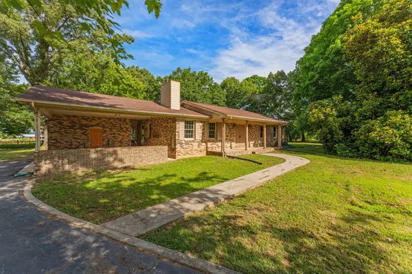 754 Kourtwood Ln, Tullahoma, TN 37388