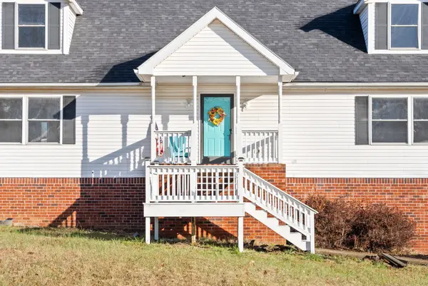 1002 Glendale Dr, Dickson, TN 37055