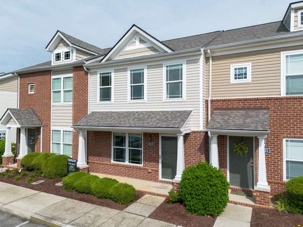 1019 Somerset Springs Dr, Spring Hill, TN 37174