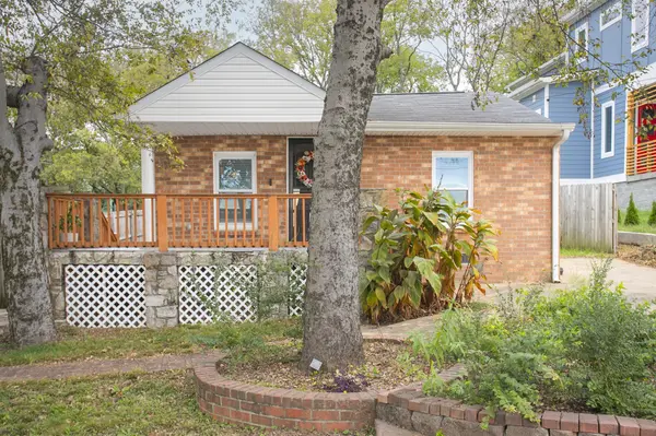 445 Dennis Dr, Nashville, TN 37207