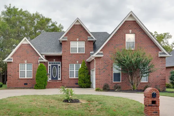 2930 Runnymeade Dr, Murfreesboro, TN 37127