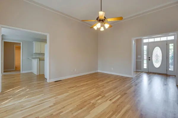 2930 Runnymeade Dr, Murfreesboro, TN 37127