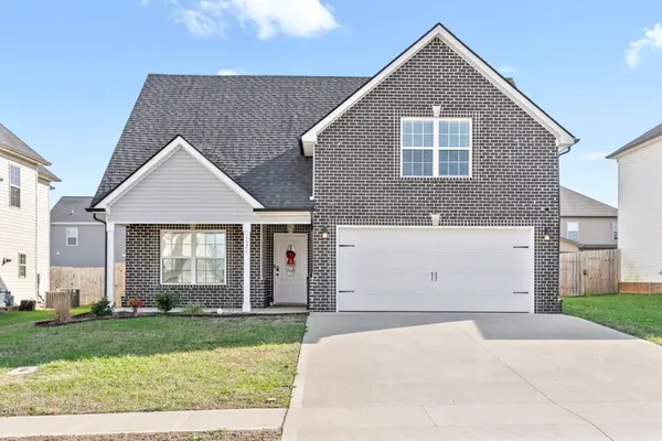 1521 Kestrel Dr, Clarksville, TN 37040