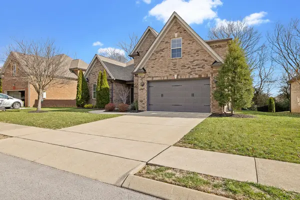 8020 Fenwick Ln, Spring Hill, TN 37174
