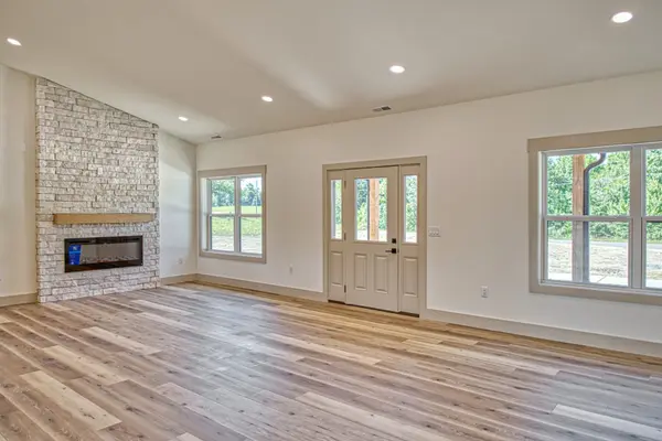 9355 Fox Hill Rd, Baxter, TN 38544
