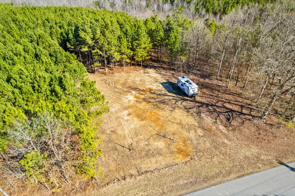 4 WALNUT GROVE RD, Dover, TN 37058