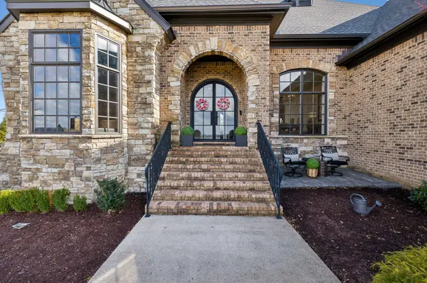 5512 Hawks Landing Dr, Arrington, TN 37014