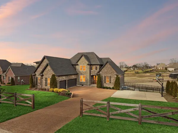 717 Shute Ln, Hendersonville, TN 37075