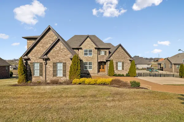 717 Shute Ln, Hendersonville, TN 37075