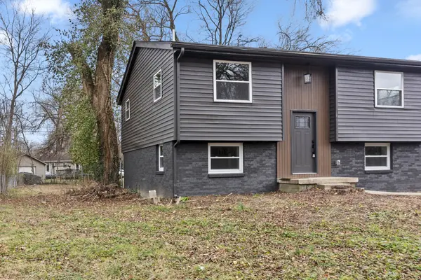 104 Airport Rd, Clarksville, TN 37042