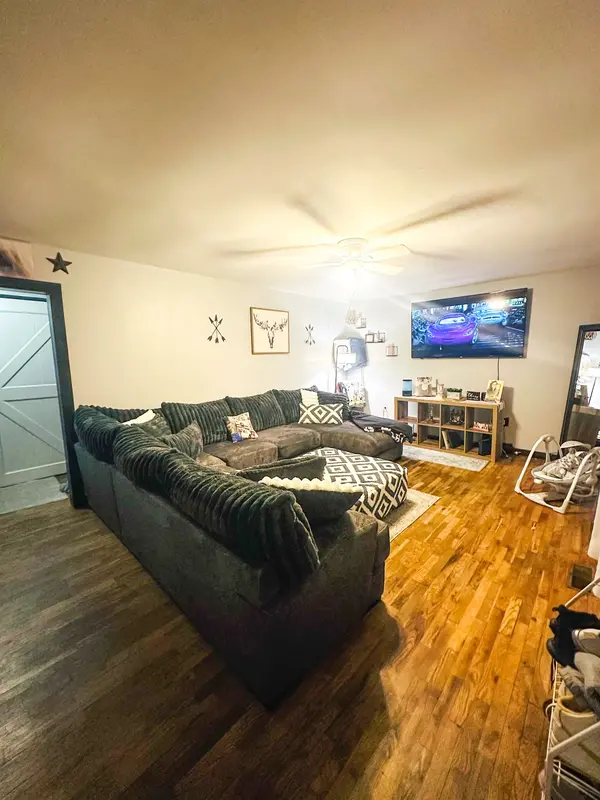 96 College St, Bruceton, TN 38317
