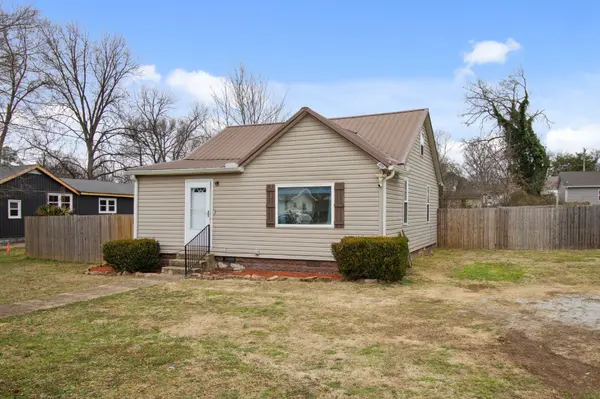 211 Powell St, Decherd, TN 37324