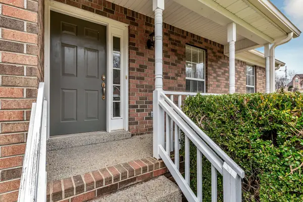 303 Autumn Wood Dr, White House, TN 37188