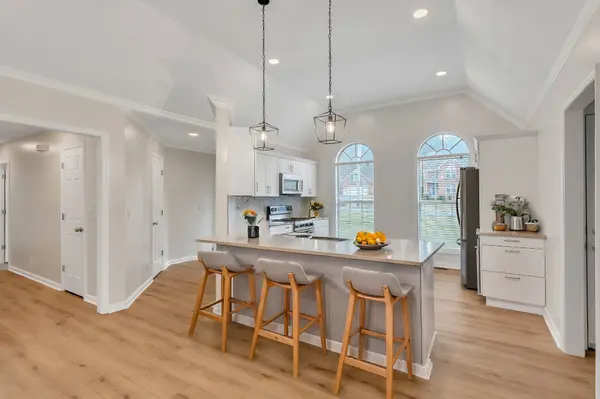 303 Autumn Wood Dr, White House, TN 37188