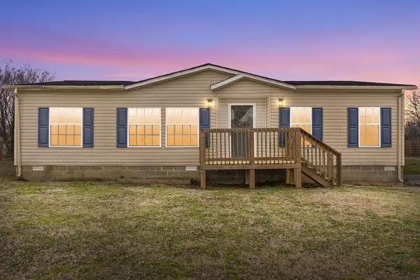 2571 Cook Rd, Woodlawn, TN 37191