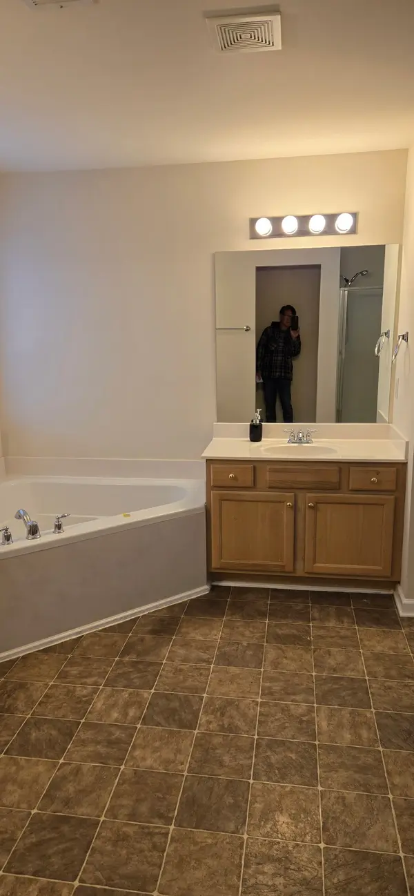 104 Wolverine Trl #E, La Vergne, TN 37086