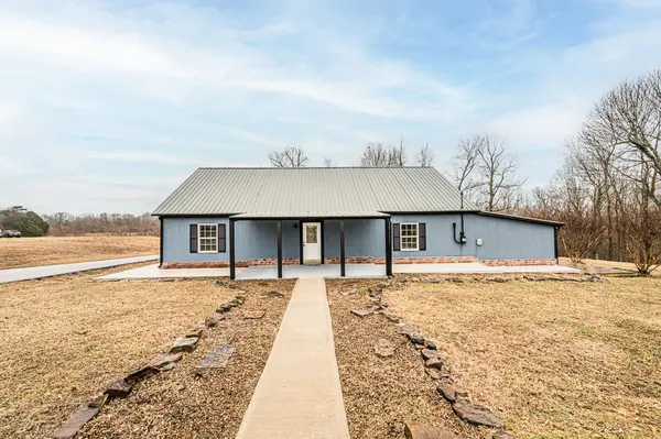 895 Malone Farm Ln, Belton, KY 42324