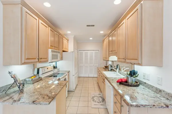 12 Ingram Ct, Lebanon, TN 37087