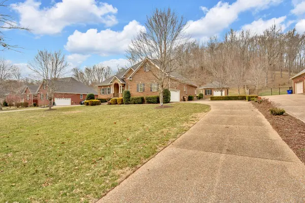 8036 Charlotte Pike, Nashville, TN 37221