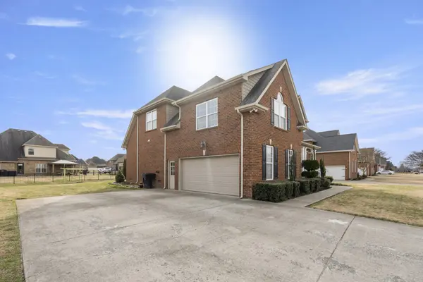 3227 Genoa Dr, Murfreesboro, TN 37128