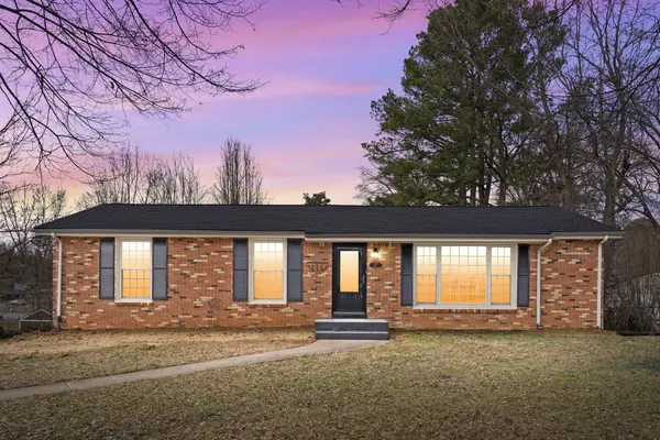 107 Delaware Dr, Clarksville, TN 37042