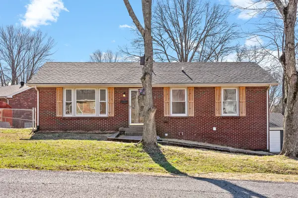 329 Swan Lake Dr, Clarksville, TN 37043