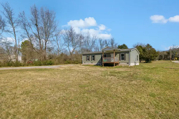 1150 Middle Fork Rd, Hartsville, TN 37074