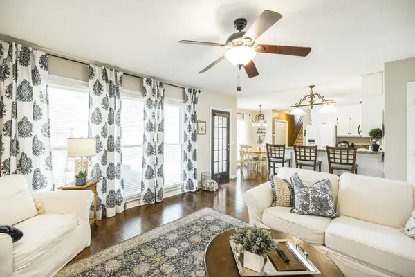 2003 Drakes Hill Ct, Hendersonville, TN 37075