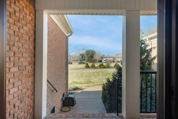 1318 Erin Ln, Franklin, TN 37064