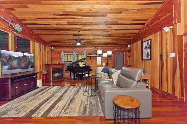 4810 Hampshire Pike #SW, Hampshire, TN 38461