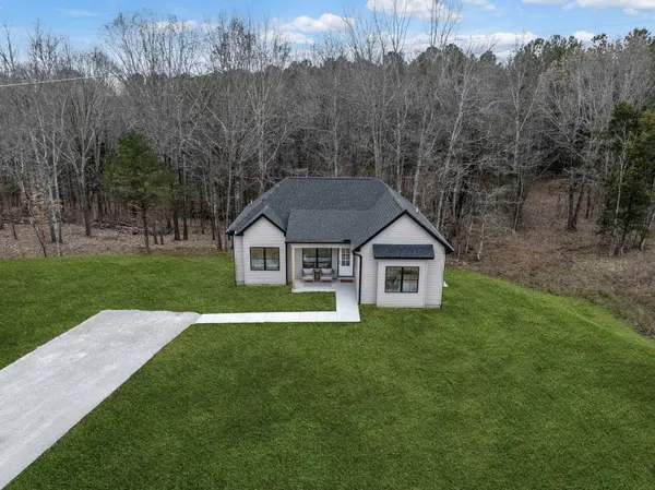 1290 Old County House Road, Charlotte, TN 37036