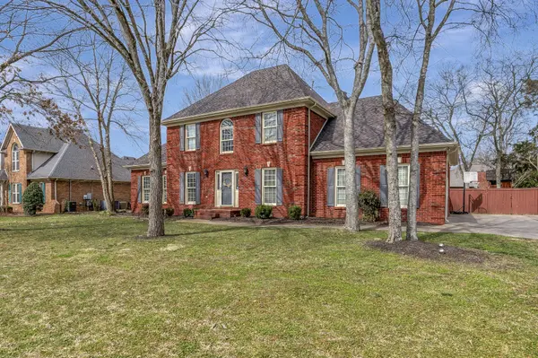 830 Banner Dr, Murfreesboro, TN 37129