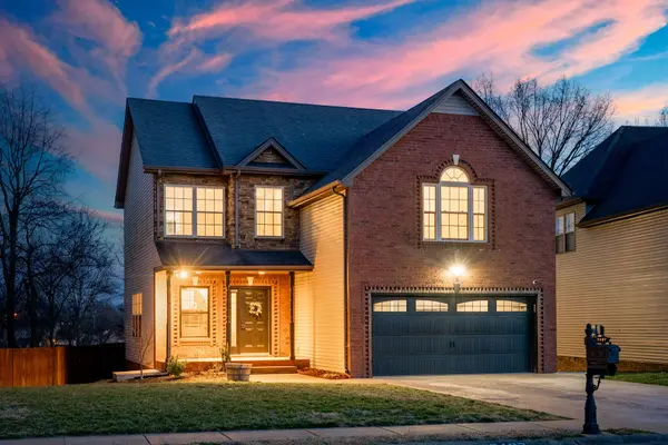 2437 Senseney Dr, Clarksville, TN 37042