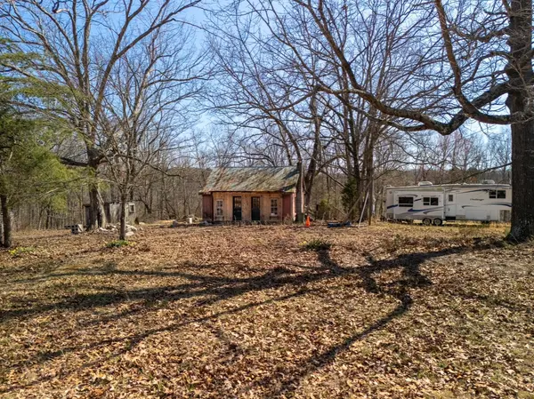 495 Cooley Ford Rd, Tennessee Ridge, TN 37178