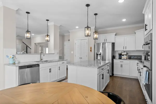 1139 Chagford Dr Clarksville, TN 37043