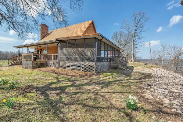 984 Scenic Ln, Bath Springs, TN 38311