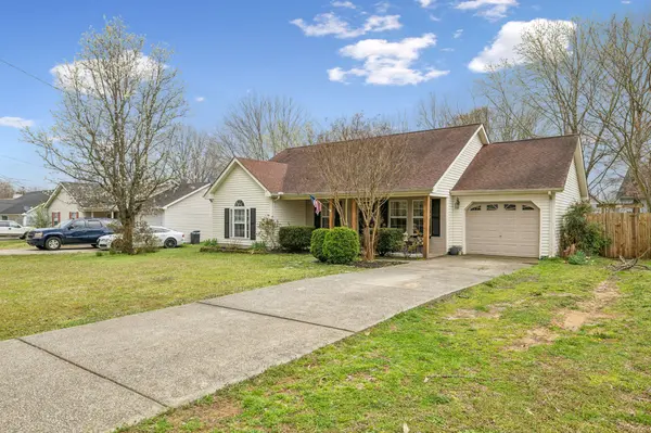 510 Bon Aqua Dr, La Vergne, TN 37086