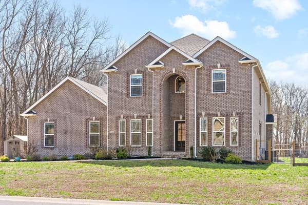 110 Sundance Dr, Clarksville, TN 37040